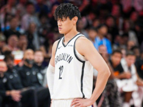 布鲁克林篮网迎荷甲关键赛，赛后完成体检，气氛紧张，球探报告显示潜力的简单介绍