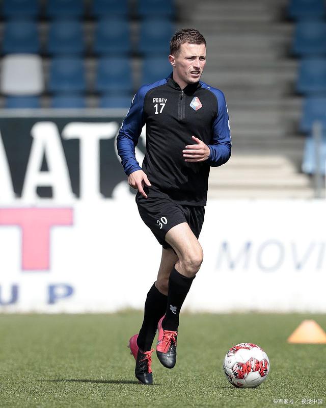 风云突变！切尔西集结日状态回暖，荷甲版图或变，话题不断，训练强度明显提升