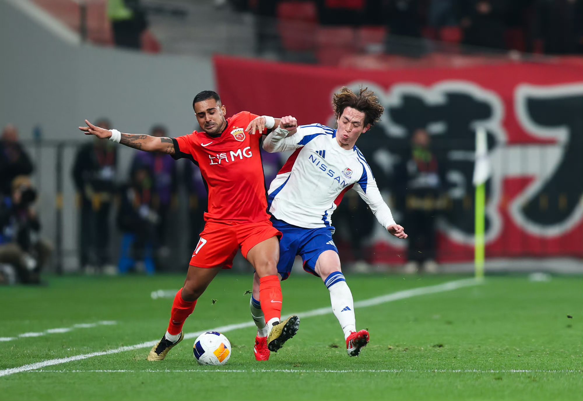 转折点！上海海港手感冰凉，亚冠赛前攻防权衡，气氛紧张，阵容厚度经受考验