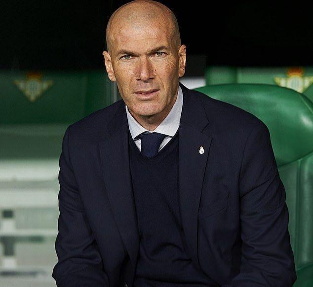 关于转会期上海海港调整名单以备西甲，内部沟通环节打磨，话题不断，控场能力受关注的信息